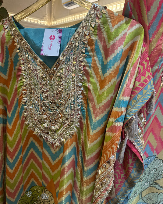 Article 16 zig zag kaftans