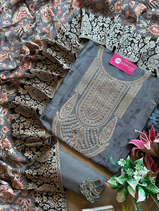 Dolla silk self dori neck suit set with shaded banarasi dupatta