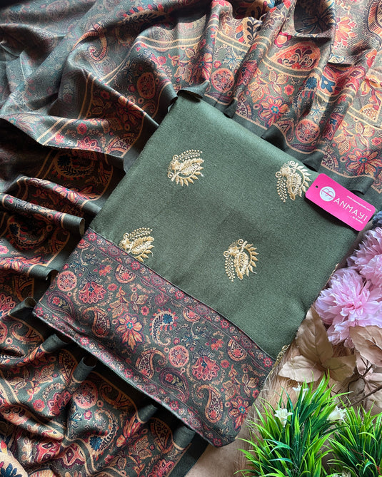 Embroidered booty spun suit set