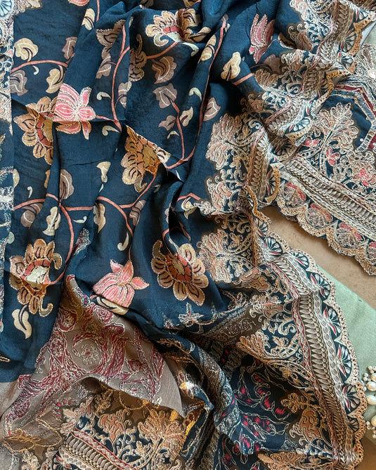 Patterned combination Pakistani look crepe suit set