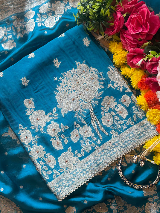 Forest highlights pure Dolla silk suit set