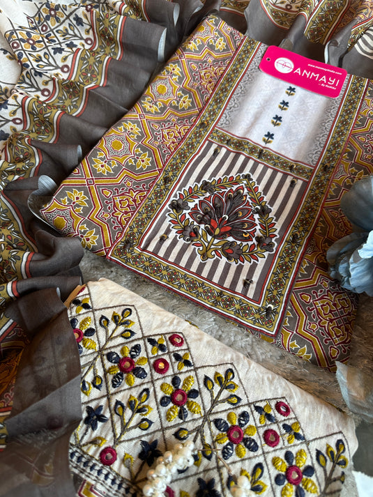 Arabic print cambric cotton suit set with embroidered bottom