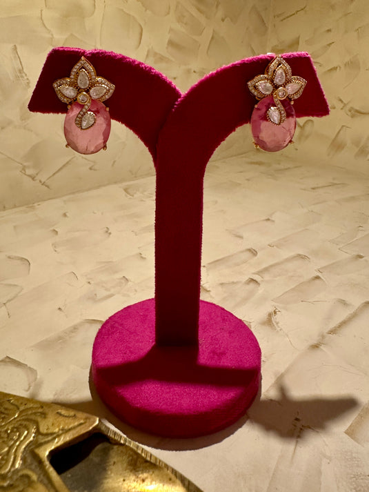 Coloured pineapple stone tops