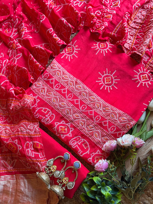 Ghadchola Dolla silk suit sets with gold border