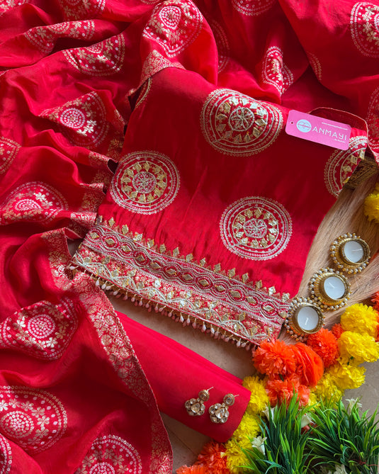 Motif design banarasi gotta work suit set