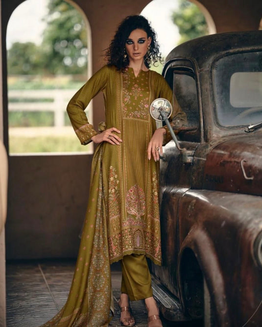 Printed neck highlight soft pashmina suit set