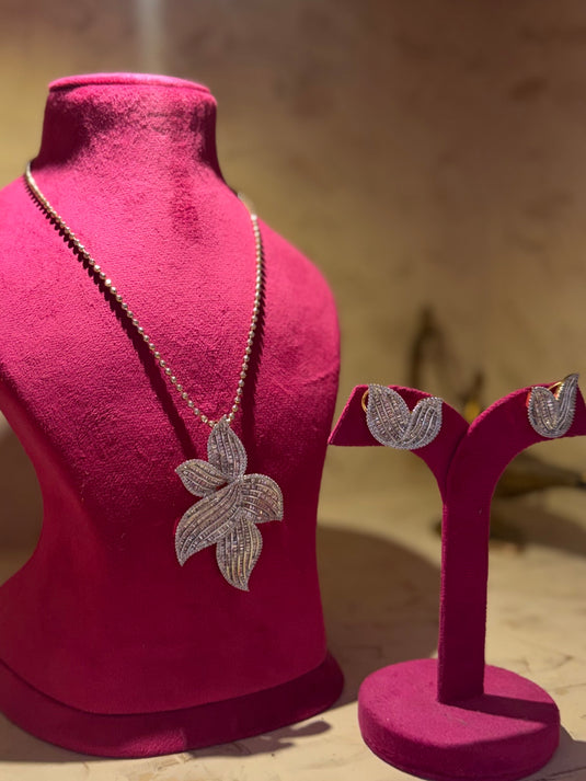Diamond leaf pendant suit set