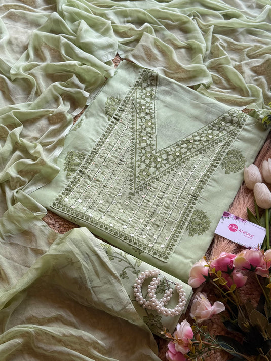 V neck block print cotton suit set with chiffon dupatta