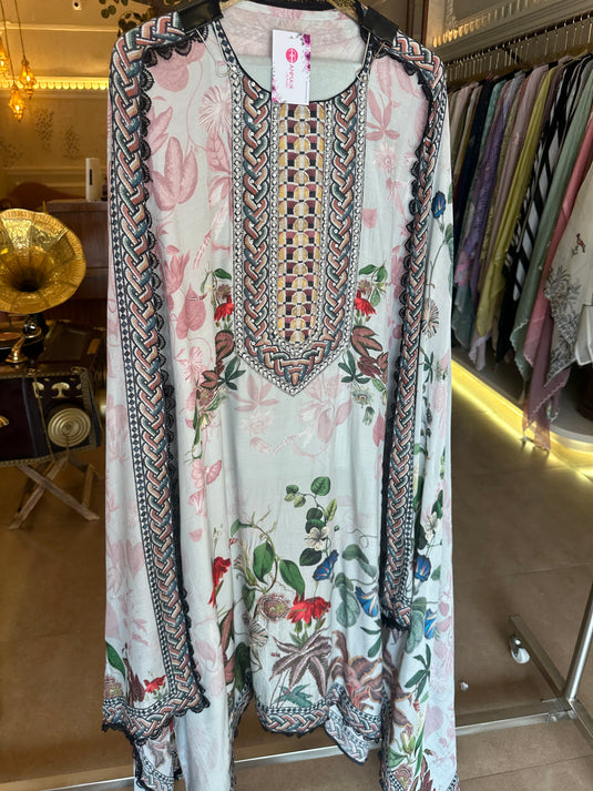 Article 18 neck highlights pure muslin