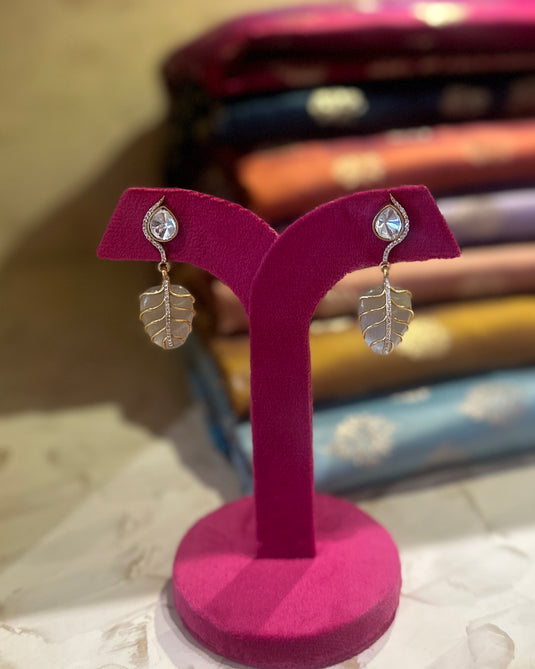 Gold leaf kundan earrings