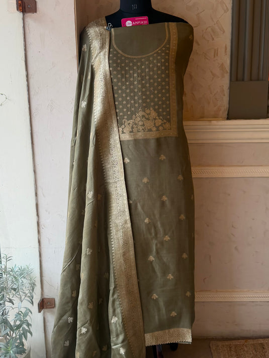 Jacqard work dolla silk neck work suit set
