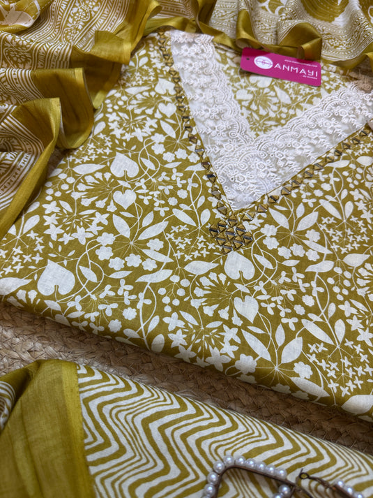 Bright and shine cambric cotton neck detail suit set