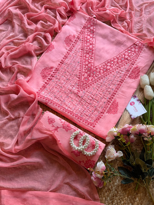 V neck block print cotton suit set with chiffon dupatta