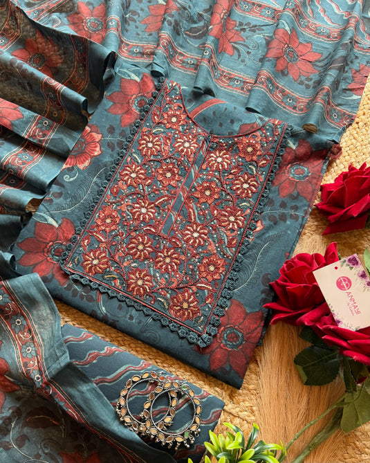 Printed embossed seaquins neck cotton suit