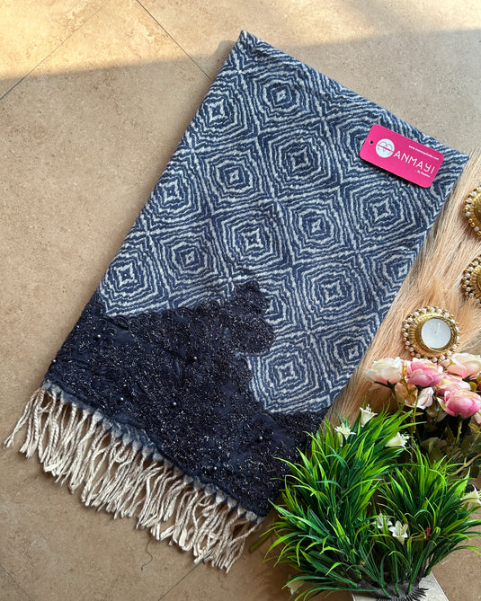 Abstract soft patched border woollen stole