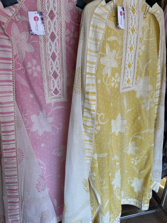 Article 7 cotton pearl neck