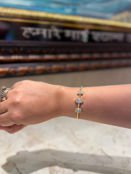 Queen castle adjustable bracelet