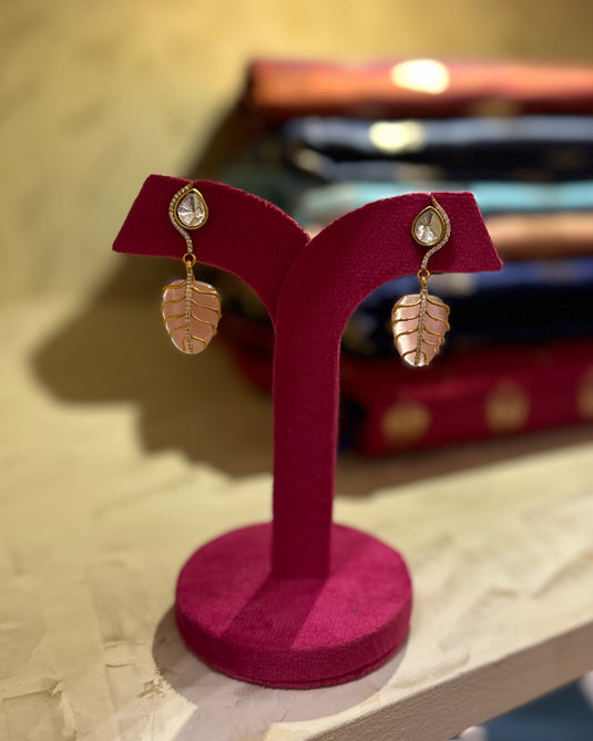 Gold leaf kundan earrings