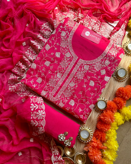 Chinnon seaquins jaal festive suit set