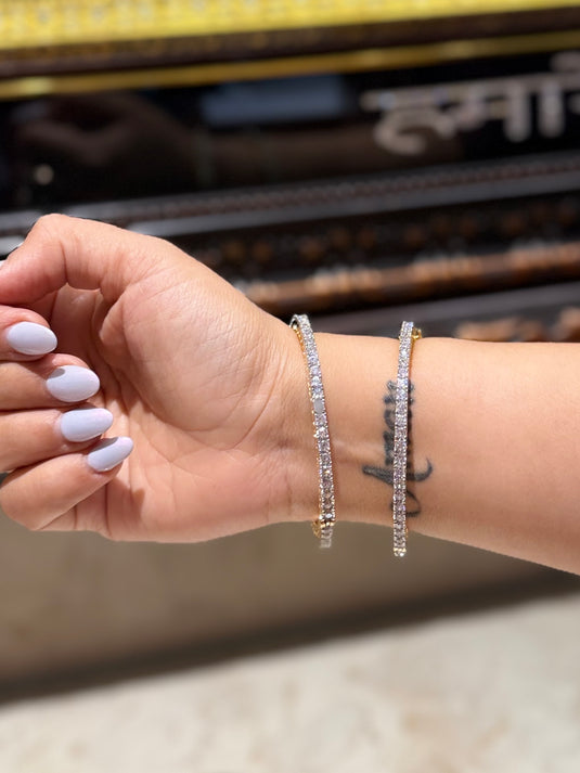 Openable single line AD pair of bangles