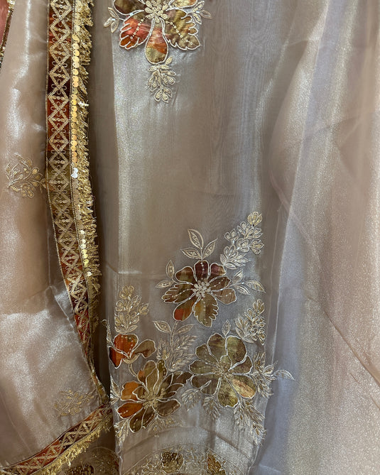 Article 23 pure tissue appliqué suits