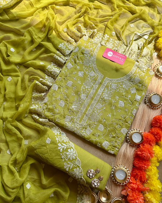 Chinnon seaquins jaal festive suit set