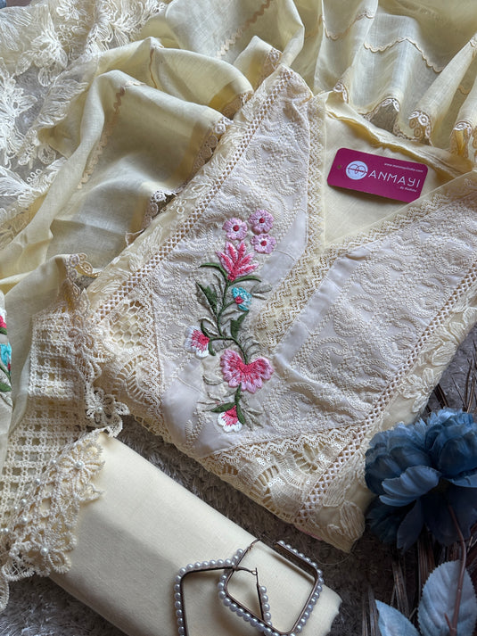 Crochet patterned embroidered suit set with cotton