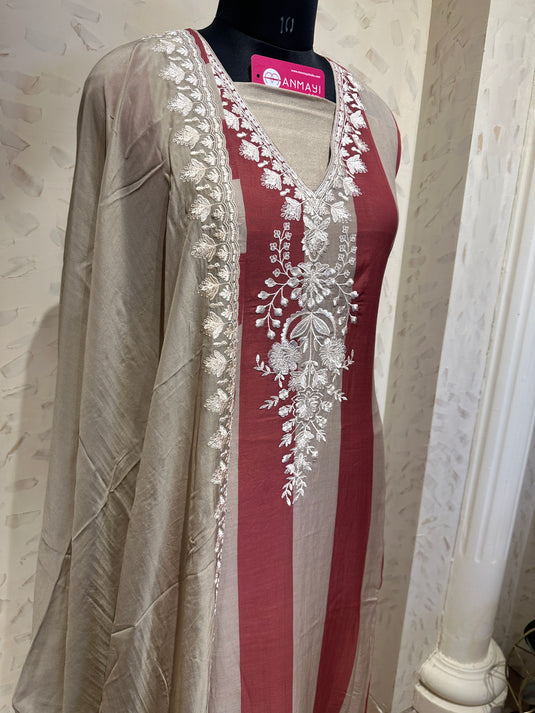 Stripes dori work aari work v neck with organza dupatta