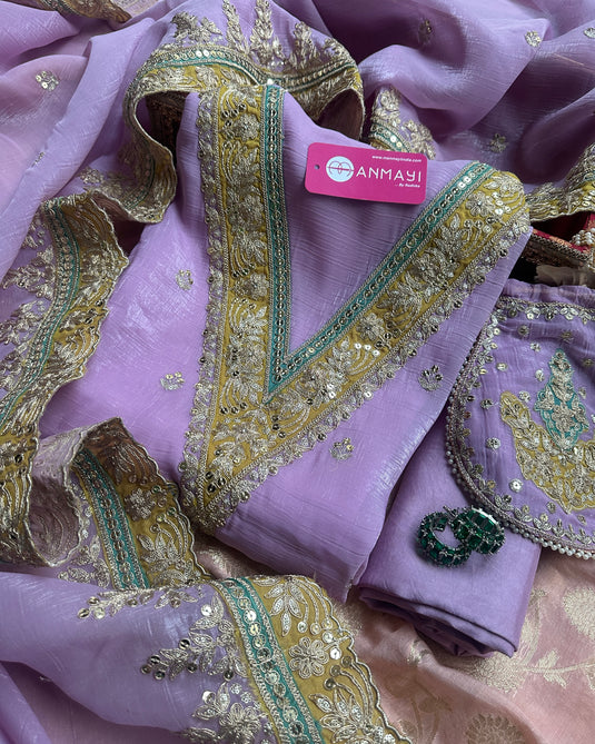 Crushed silk V neck zari detailed suit sets with potli