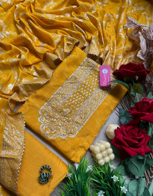 Maharani neck dolla silk self print suit sets