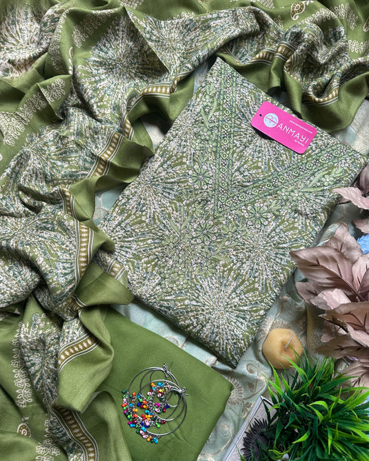 Embroidered V neck printed pashmina suit sets