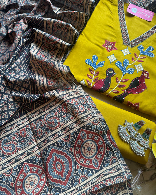 Rayon v neck patched bird suit set with ajrakh dupatta