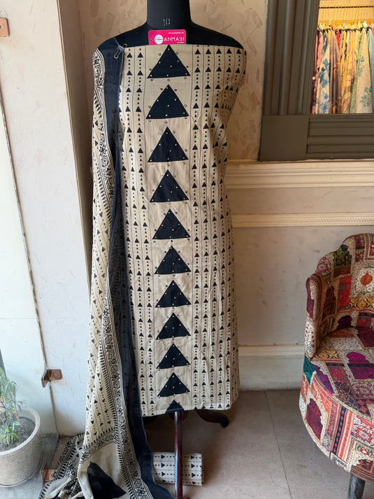 Geometric panel beige black Cambric cotton suit