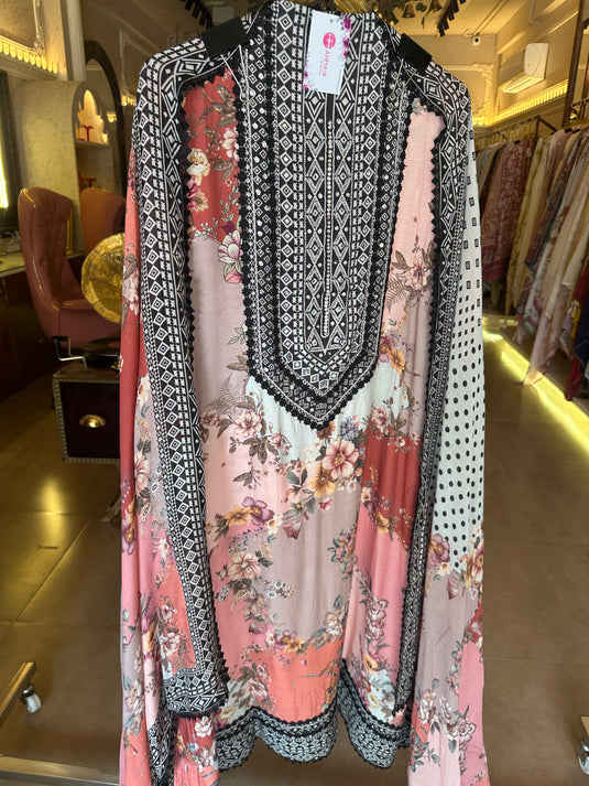 Article 18 neck highlights pure muslin