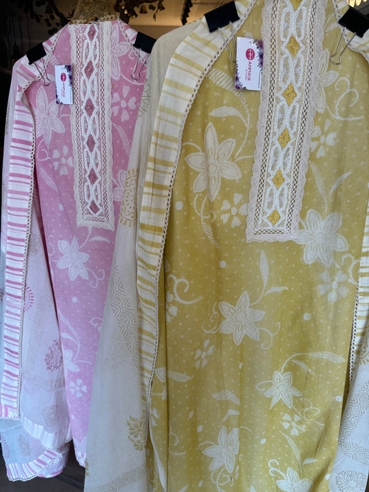 Article 7 cotton pearl neck