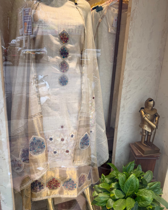 Soft Ivory gold jamdani patched flower suit set with kasavu border