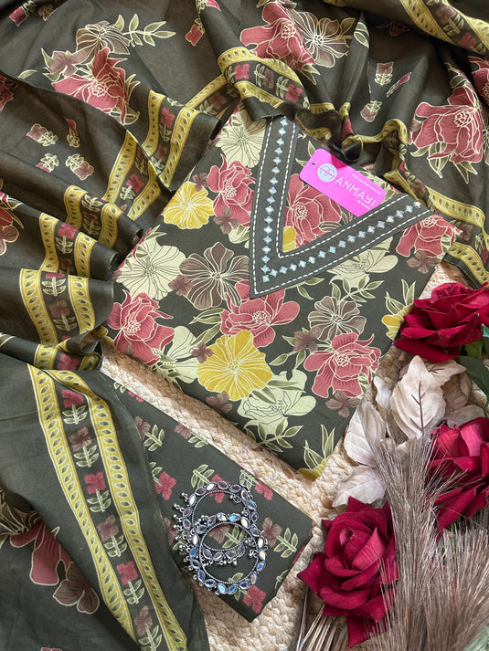 Fine cambric cotton printed floral mirror v neck suit