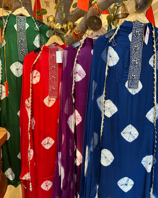 Shibori print semi crepe suit set with chiffon batik dupatta