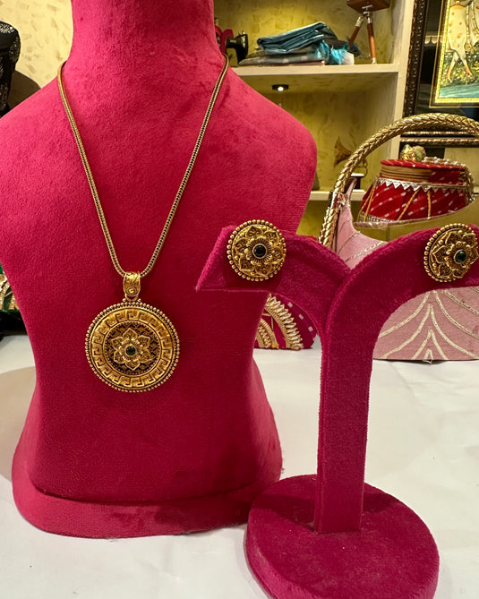 Temple jewellery polki set