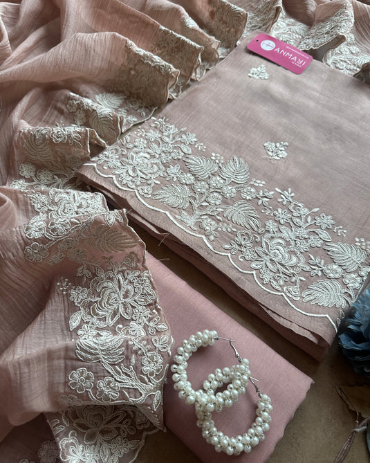 Pure mul suits with embedded straw work