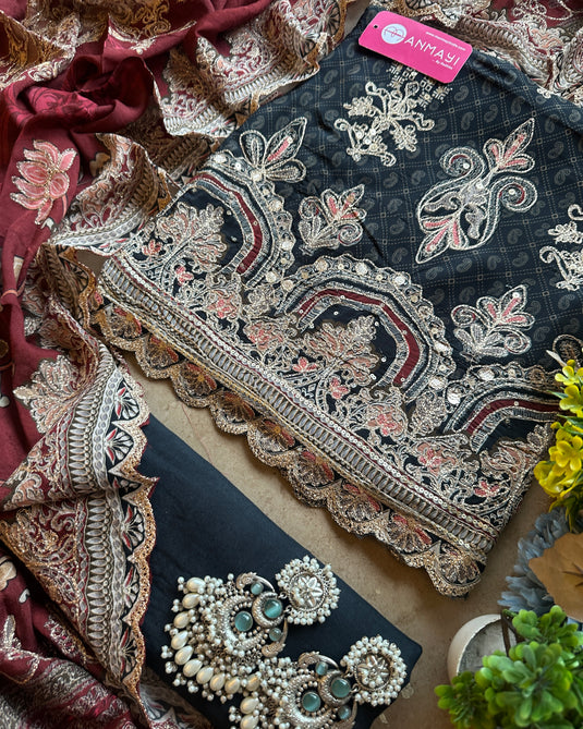 Patterned combination Pakistani look crepe suit set