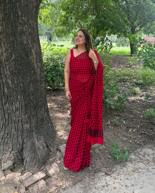Polka dots Georgette saree with crepe blouse