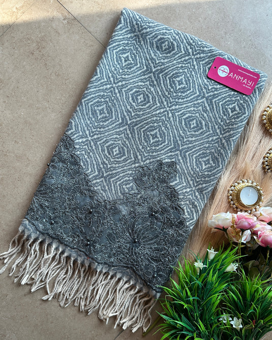 Abstract soft patched border woollen stole