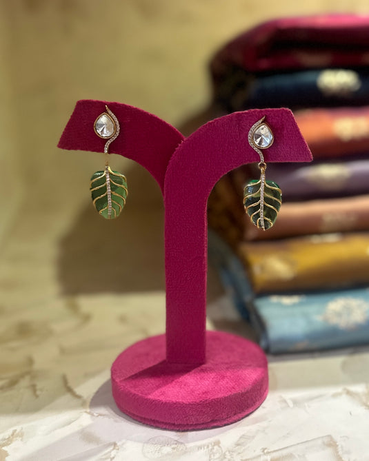 Gold leaf kundan earrings
