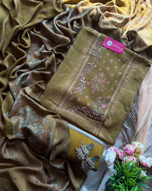 Printed neck highlight soft pashmina suit set