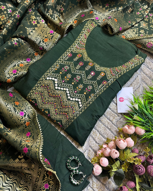 Banarasi Dupatta Dolla Silk Yoga Neck Suit