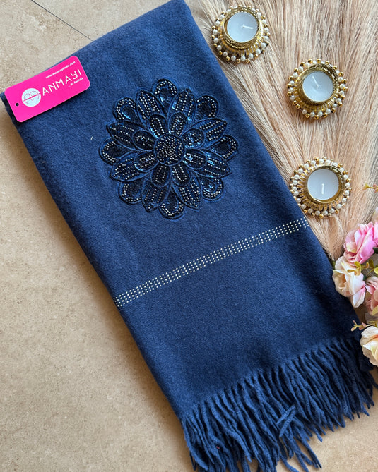 Patched flower motifs stole