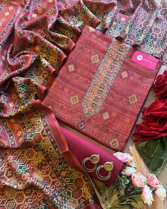 Patola print highlighted spun suit set