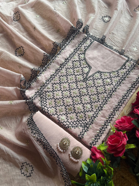 Thread stitch pita highlights Mul Chanderi suit set