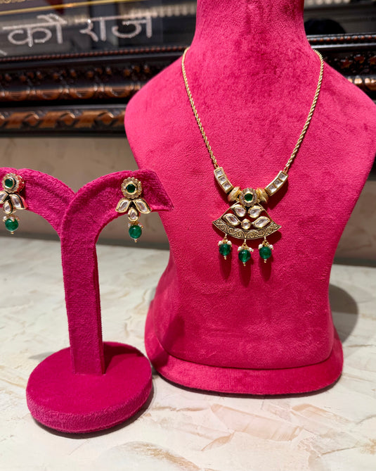 Treo emerald chain set